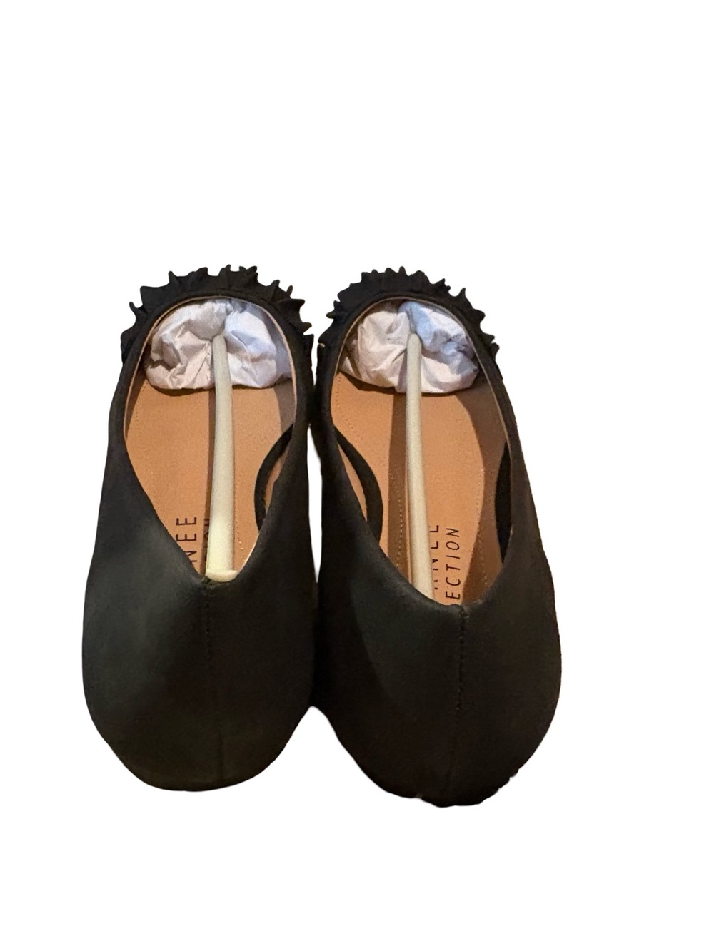 Journee Collection Black Pointed-Toe Ruffle Flats - Picture 7 of 9